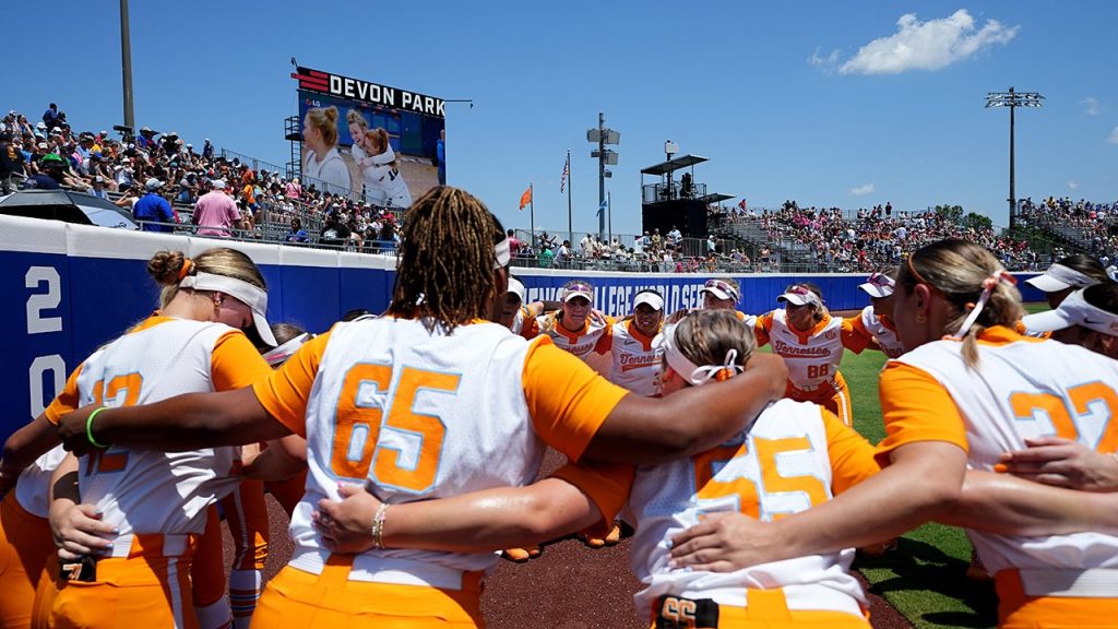 Ut Softball.jpg