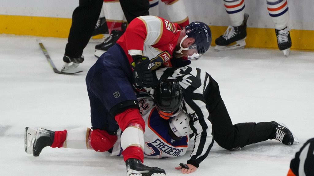 Panthers Oilers Fight 1.jpg