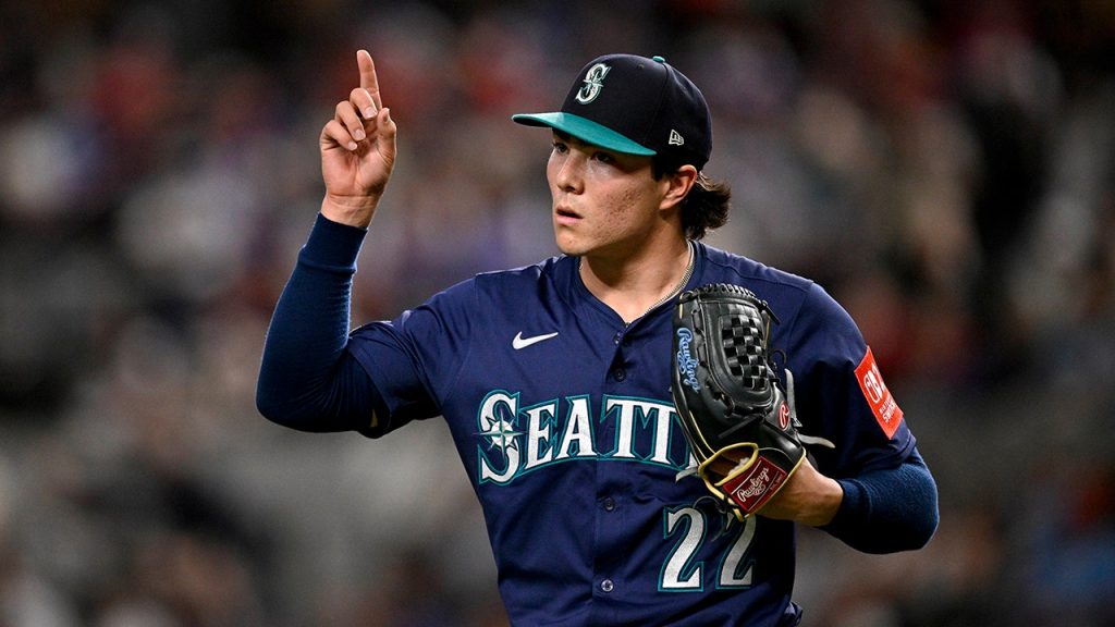 Bryan Woo Mariners.jpg