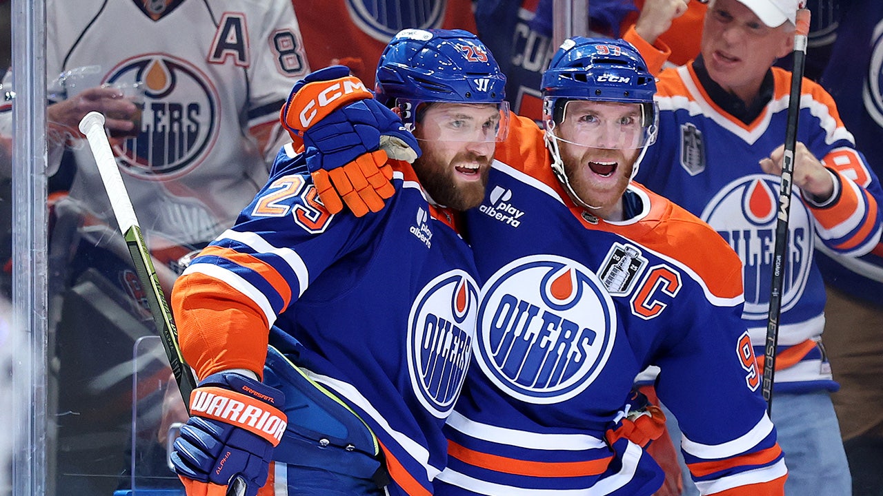 Leon Draisaitl Connor Mcdavid.jpg