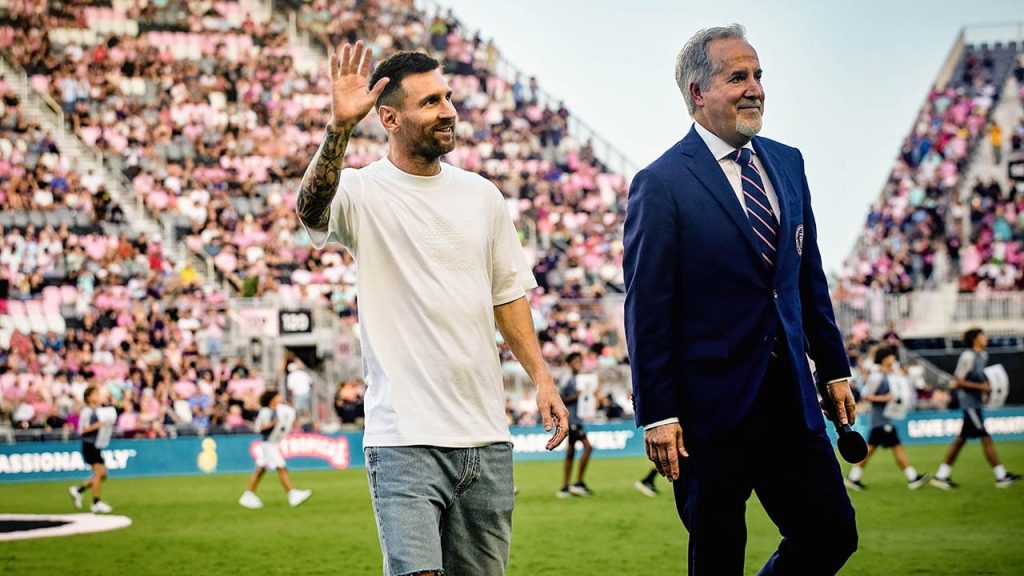 Lionel Messi Jorge Mas.jpg
