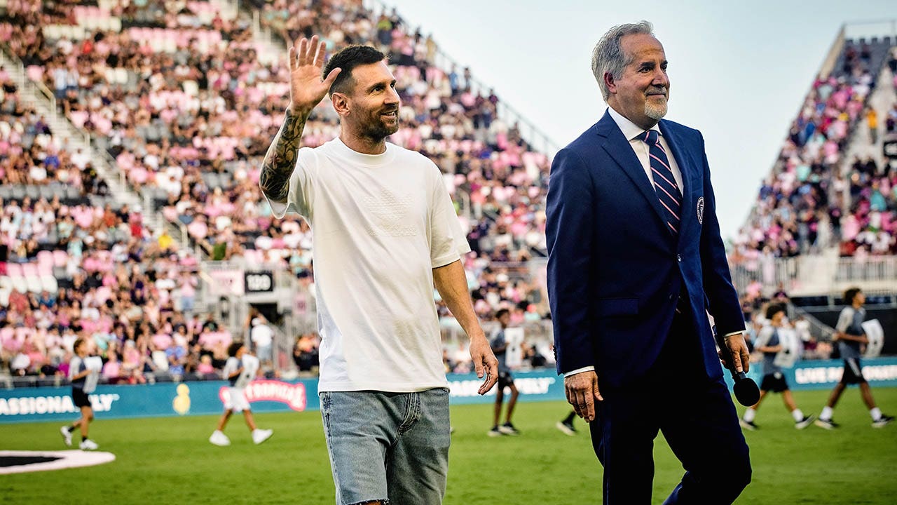 Lionel Messi Jorge Mas.jpg
