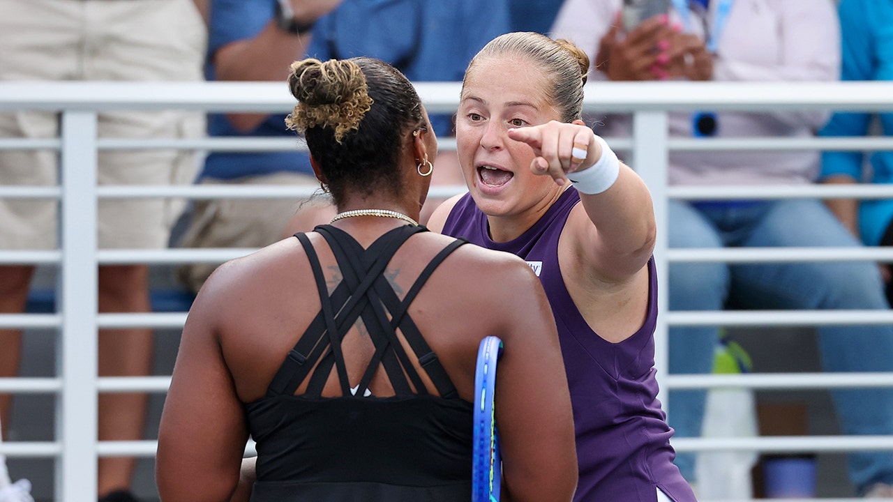 Taylor Townsend Jelena Ostapenko.jpg