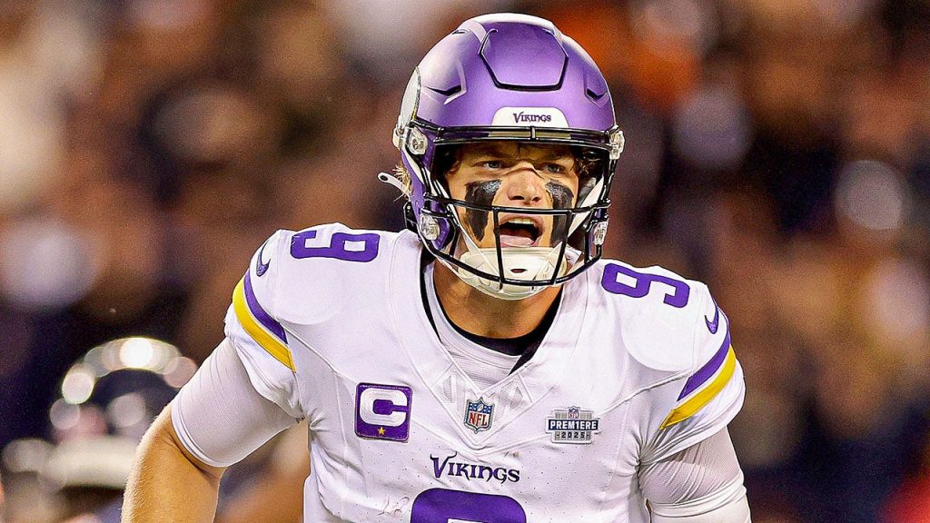Jj Mccarthy Vikings Bears 1.jpg