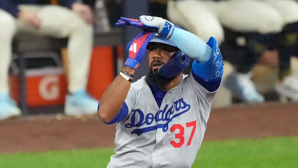 Tesocar Hernandez Dodgers Postseason.jpg