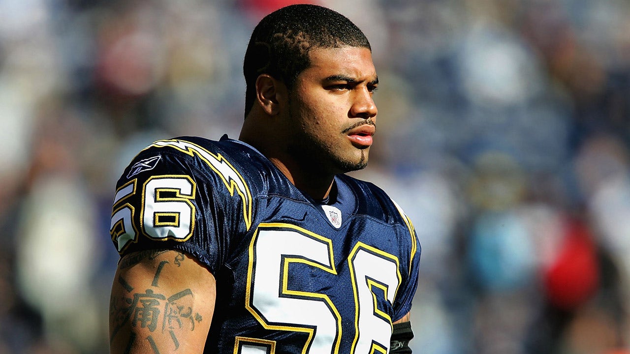 Nfl Chargers Shawne Merriman 1.jpg