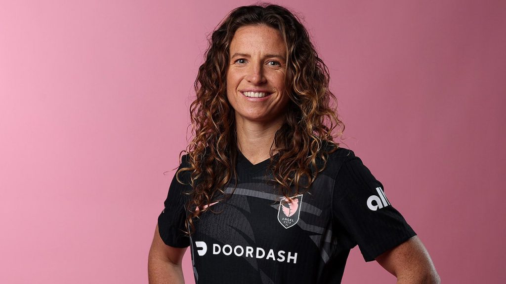 Nwsl Elizabeth Eddy 2.jpg