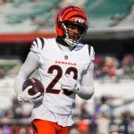 IYMVAUQ5 QZF5 VBBAFUT5 E2 HZ64.jpg