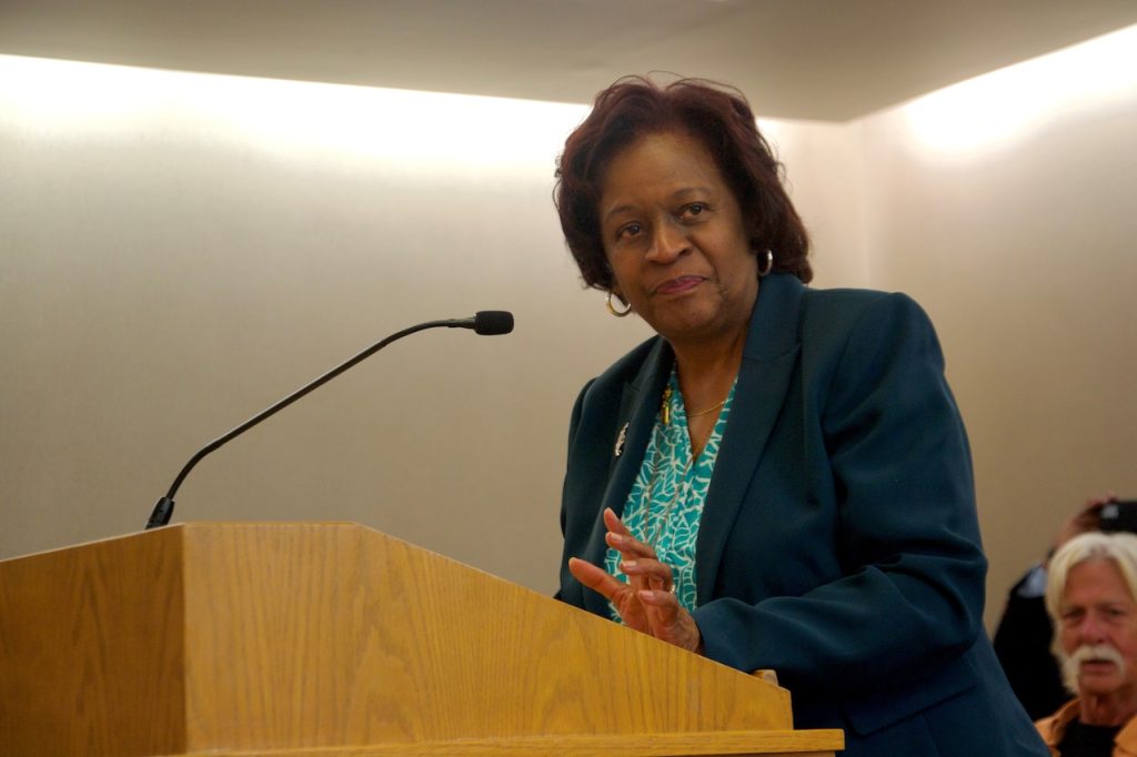 Q52 Z6 XNEYBBKTCFSNORTHTV3 PI.jpg