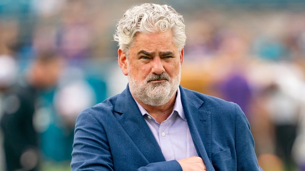 Paul Allen Pregame Vikings Jaguars.jpg