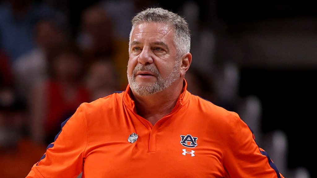 Bruce Pearls Looks On Auburn Msu.jpg