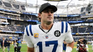 Daniel Jones Runs Off Colts Chargers.jpg