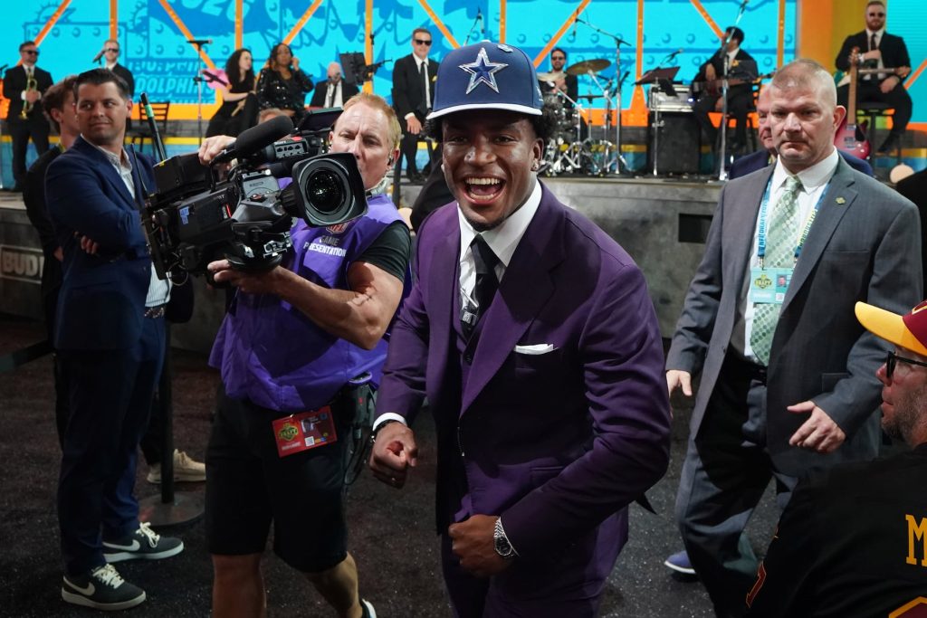 V5 WEQRR2 KJC5 TPAFZSTFGTK6 NU.jpg