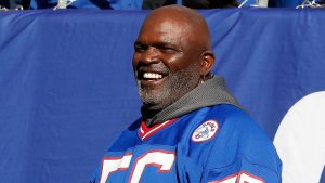 Lawrence Taylor Smiles Giants Sideline.jpg