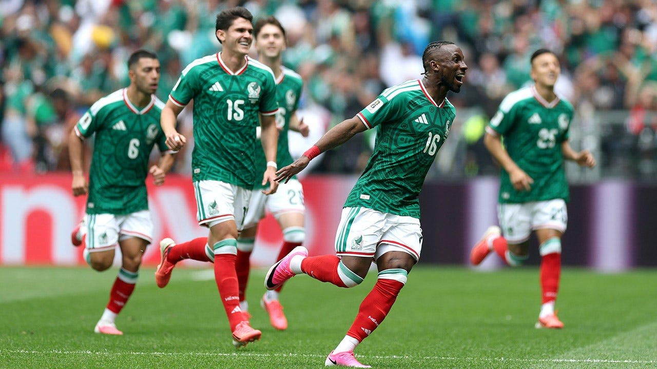Julian Quinones Mexico Goal Fox News 001.jpeg