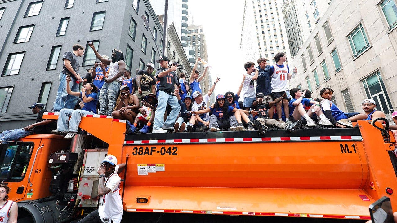 Knicks Championship Parade Fox News 001.jpeg
