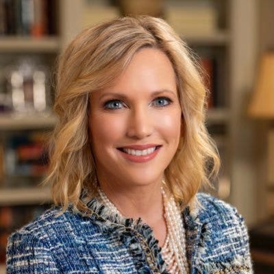 Kelley Paul Headshot.jpg